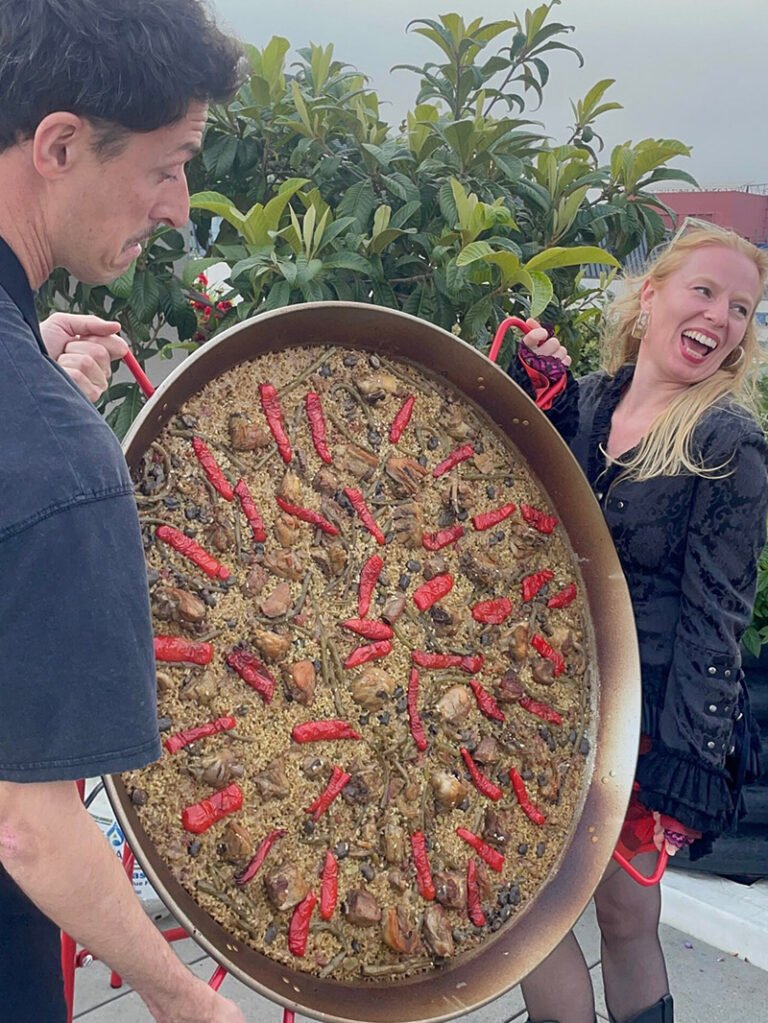 Home vertical paella show 1